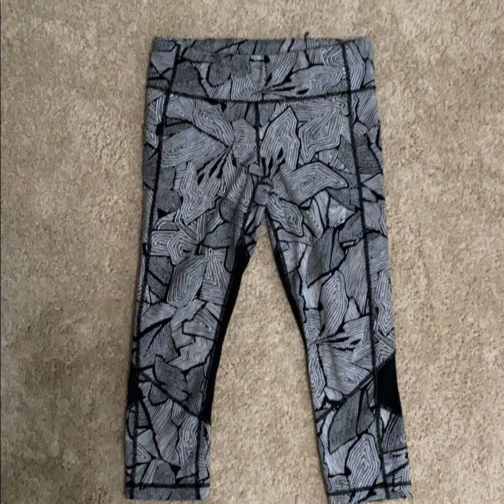 Lululemon crop pants